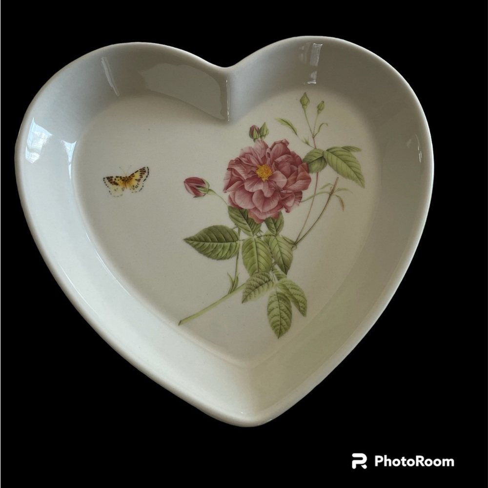 Gotham heart shaped dish